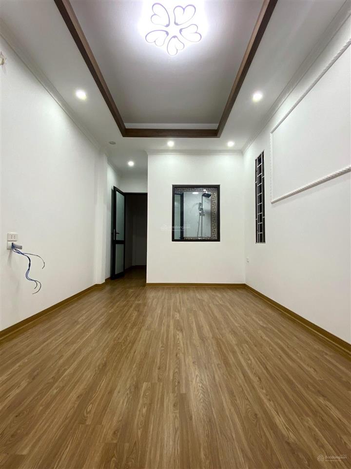 Giá tốt, nhà ngay ql6, cây xăng đồng mai, ôtô đỗ cạnh, vài phút ra tầu điện, bến xe yên nghĩa