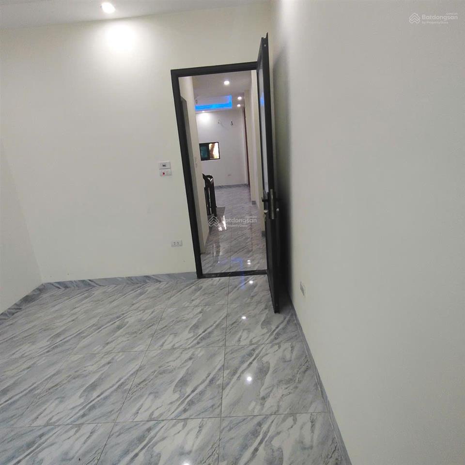 Nhà mới 38m2 đồng mai cũ, chỉ nhỉnh 3 tỷ, ô tô đỗ gần, vài phút ra ql6, vành đai 4, bx yên nghĩa