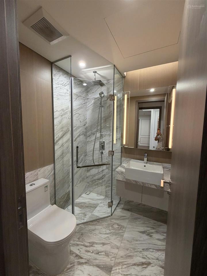 Cho thuê cc luxury tại lumiere evergreen, 22 triệu, 75m2, 2pn, 2wc
