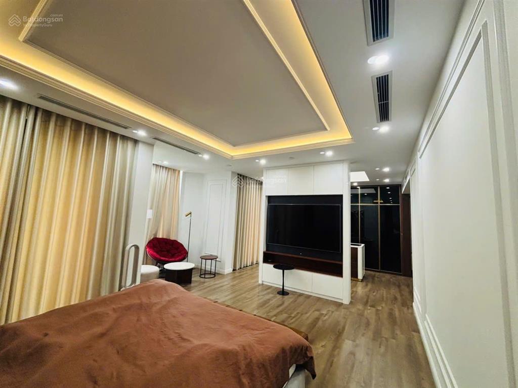 Cho thuê biệt thự vinhomes ocean park gia lâm, vip, 350m2