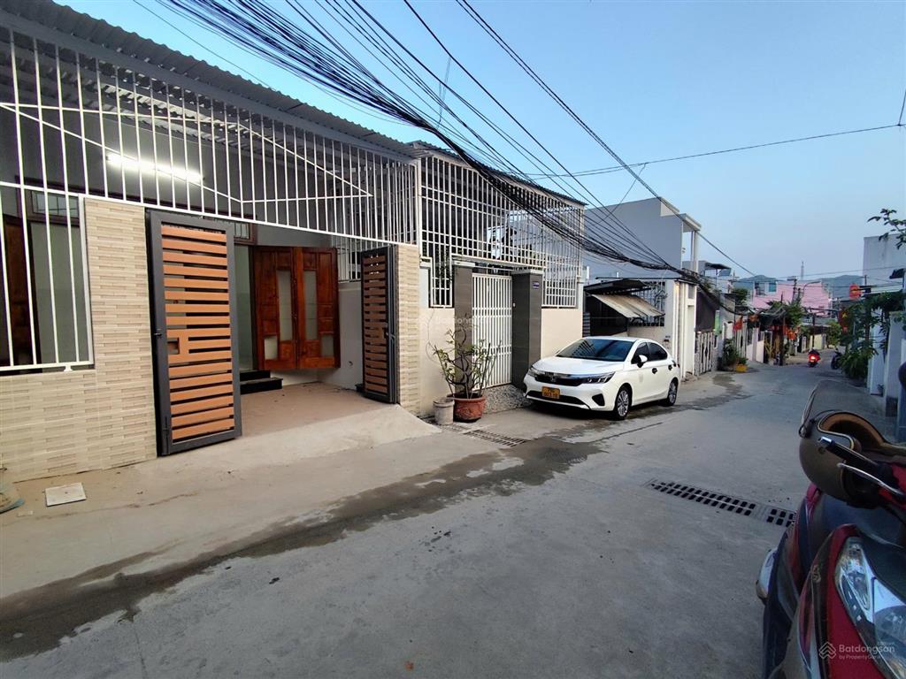 Hiếm! nhà rộng đường lớn ô tô đậu đỗ được, gần biển giá tốt sát đường điện biên phủ  bắc nha trang