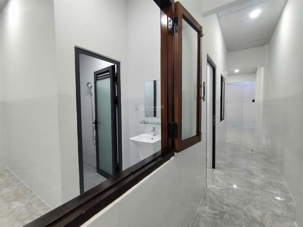 Hiếm! nhà rộng đường lớn ô tô đậu đỗ được, gần biển giá tốt sát đường điện biên phủ  bắc nha trang