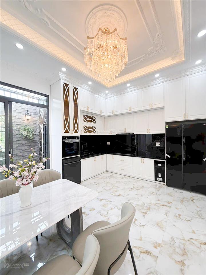 Bán nhà mới full nội thất cao cấp thang máy kdc đào tông nguyênnhà bè