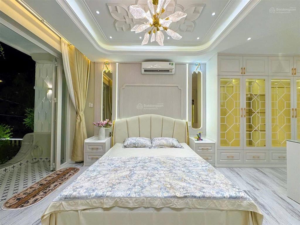 Hạ giá 2 tỷ  bán nhà phố kdc nam long phú thuận  quận 7  có thang máy  liền kề phú mỹ hưng