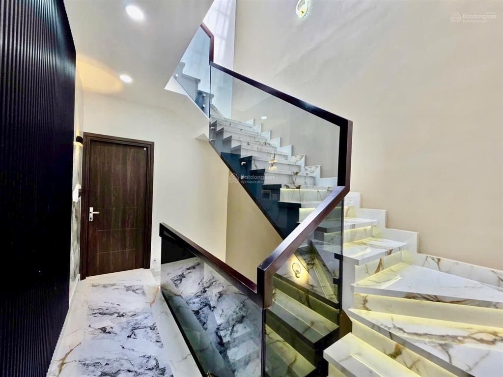 Nhà phố 4 tầng  mặt tiền hẻm kinh doanh 8m  đường chuyên dùng 9  quận 7