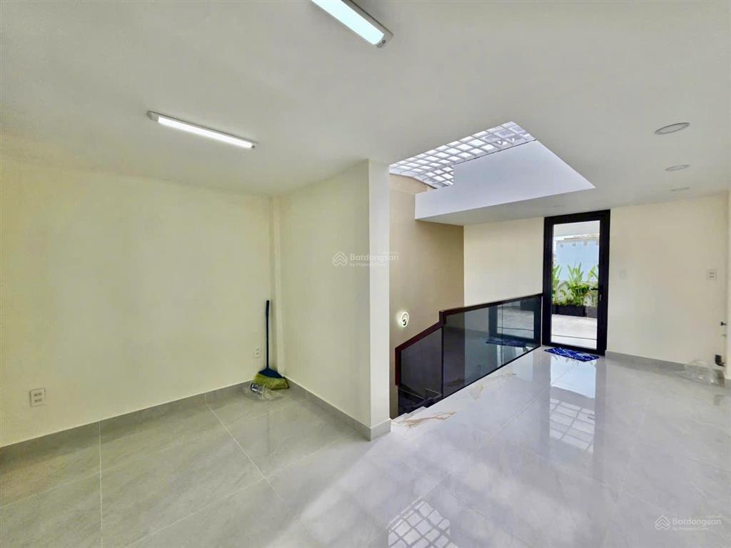Nhà phố 4 tầng  mặt tiền hẻm kinh doanh 8m  đường chuyên dùng 9  quận 7