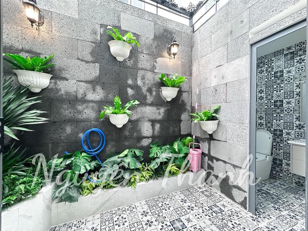 Nhà phố có thang máy  cạnh phú mỹ hưng  quận 7