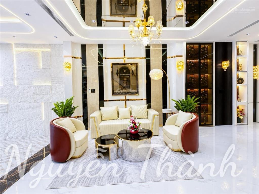 Nhà phố có thang máy  cạnh phú mỹ hưng  quận 7