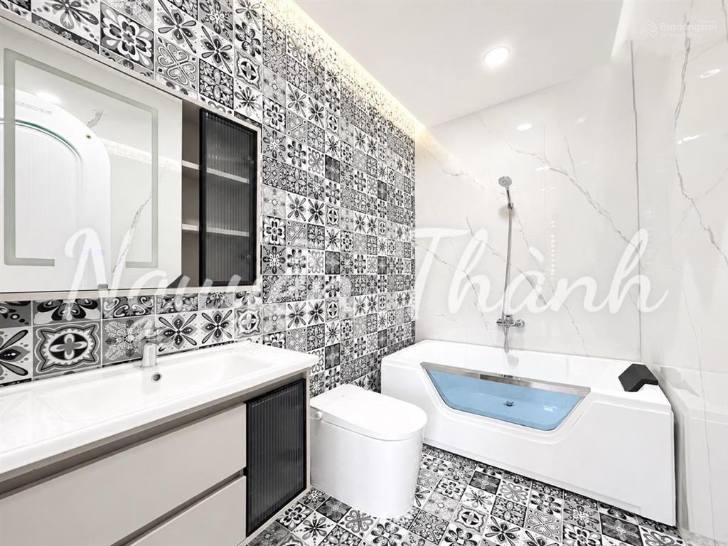 Nhà phố có thang máy  cạnh phú mỹ hưng  quận 7
