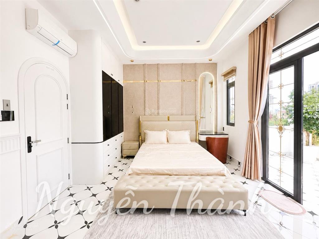 Nhà phố có thang máy  cạnh phú mỹ hưng  quận 7