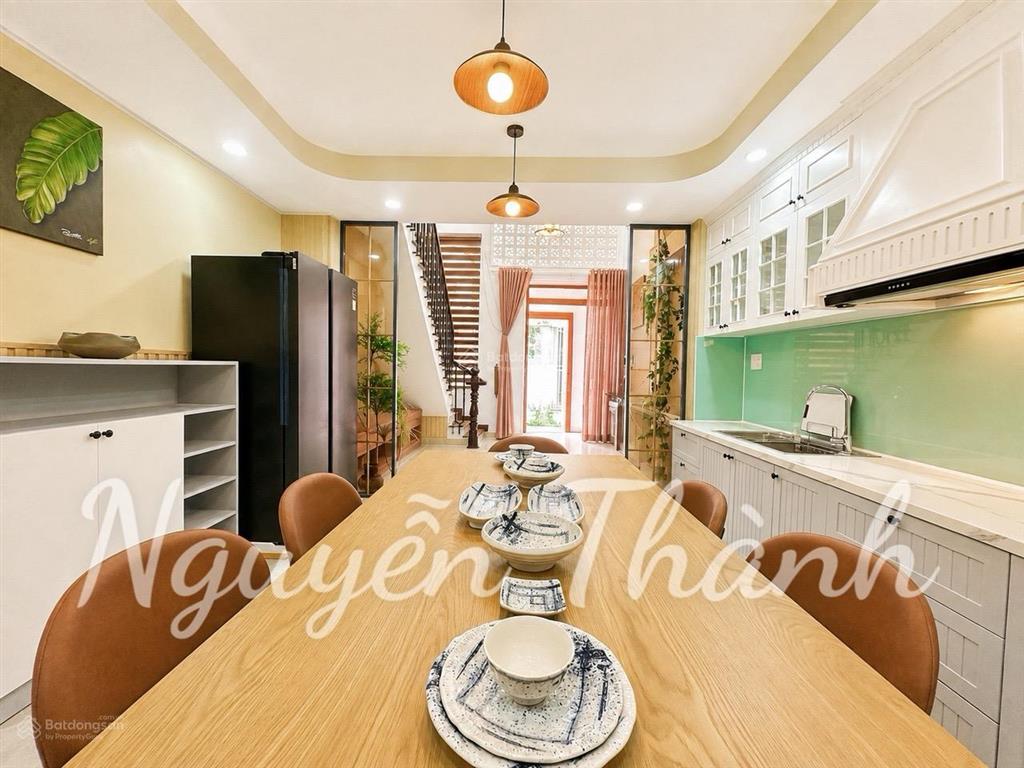 Bán nhà phố đường phạm hữu lầu  quận 7