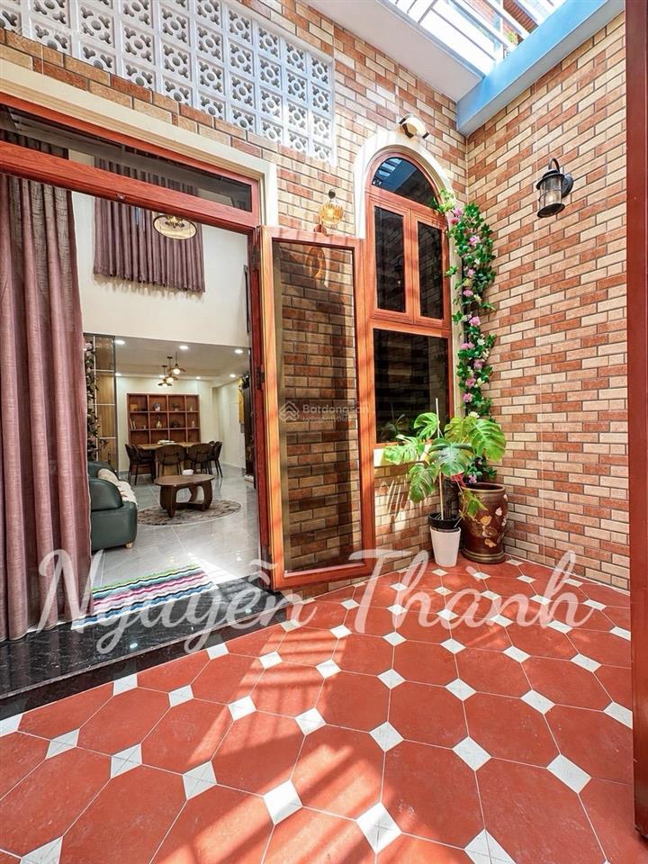 Bán nhà phố đường phạm hữu lầu  quận 7