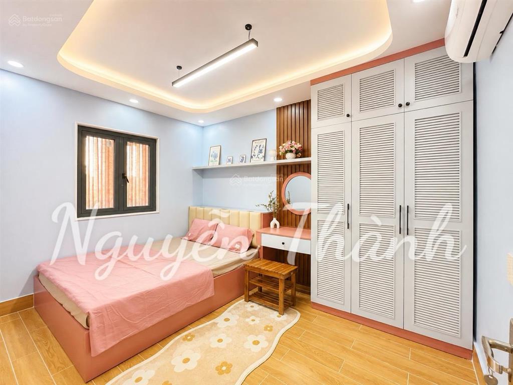 Bán nhà phố đường phạm hữu lầu  quận 7