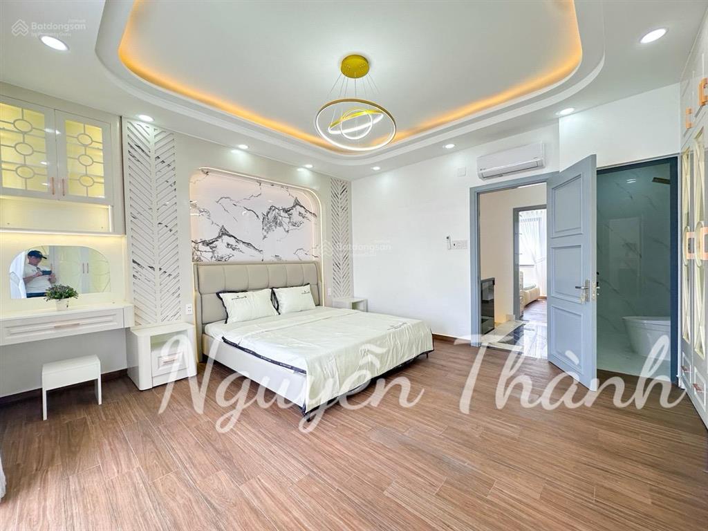 Bán nhà phố mặt tiền kinh doanh  đường 10m đào tông nguyên  thị trấn nhà bè