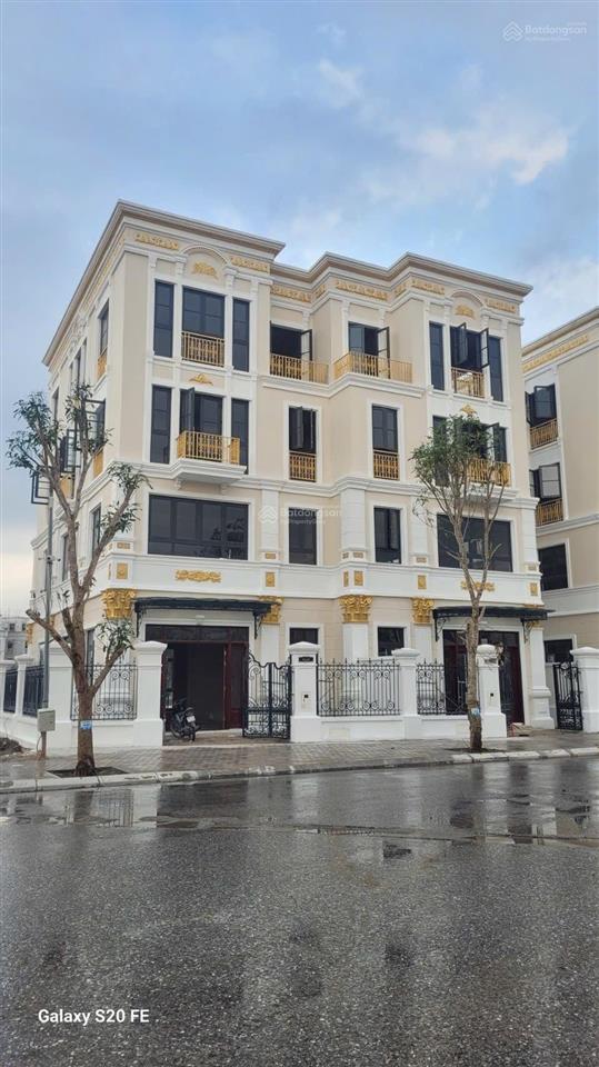 Biệt thự hoàng gia giá 14,59 tỷ 4 tầng 188,1m2 bơi miễn phí bể bơi pha lê đẹp nhất miền bắc