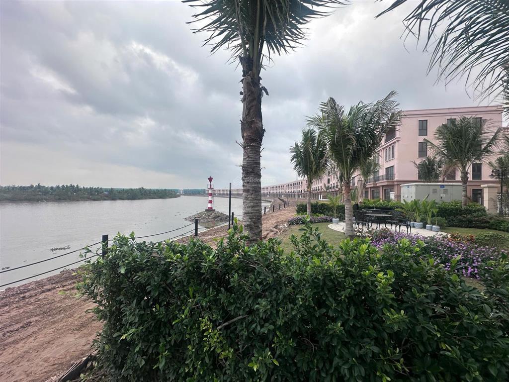 Đảo vua hơn 12 tỷ view sông 98m2 tặng kèm 100m lưu đối diện trường học , sát vincom vừa ở vừa kd