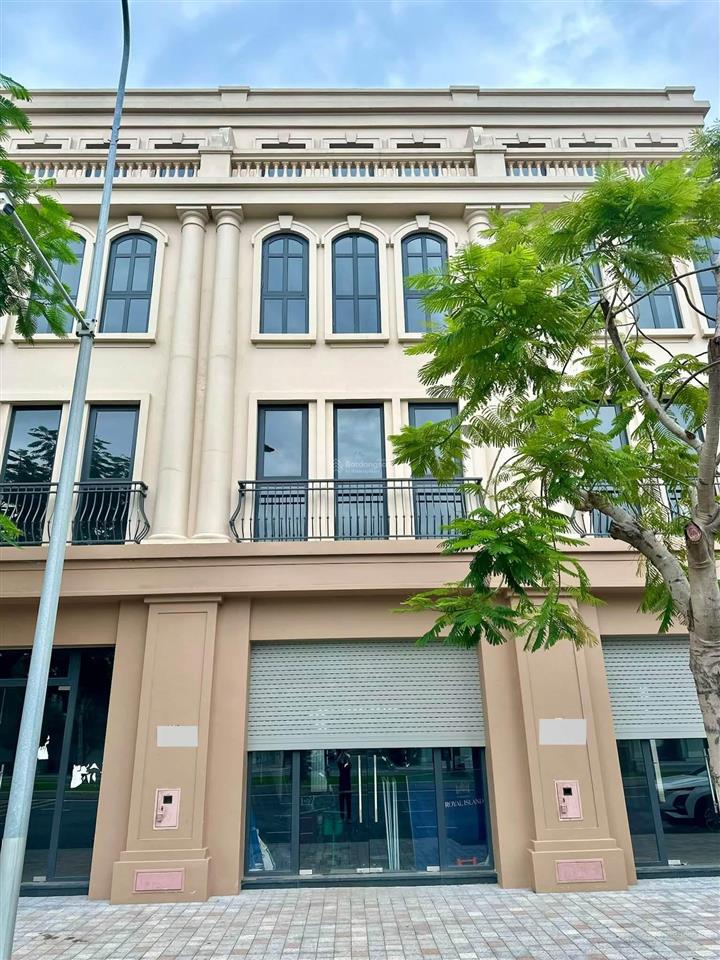 Hơn 8 tỷ 1 căn shophouse 90m2 mặt đường hạnh phúc vin vũ yên