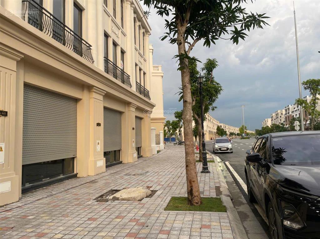 Cần tiền bán nhanh vinhomes vũ yên 4 tầng giá 8 tỷ mặt đường tương lai