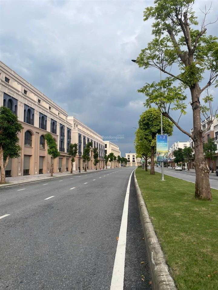 Cần tiền bán nhanh vinhomes vũ yên 4 tầng giá 8 tỷ mặt đường tương lai