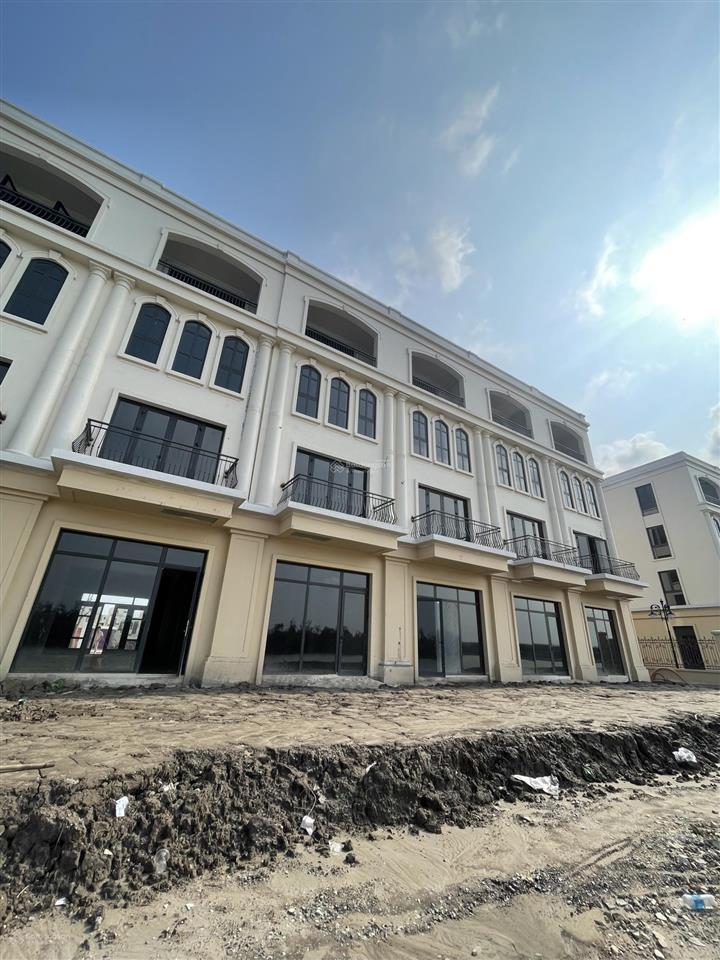 Hơn 8 tỷ 90m2 tặng kèm 100m sau nhà biệt thự view sông tự nhiên hàng hiếm
