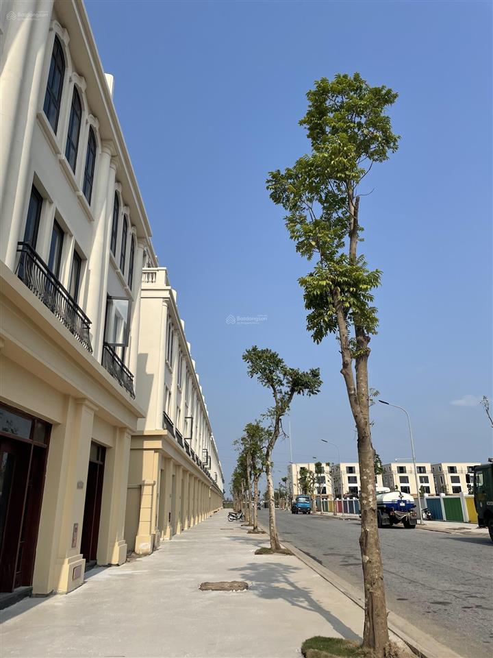 Hơn 8 tỷ 90m2 tặng kèm 100m sau nhà biệt thự view sông tự nhiên hàng hiếm