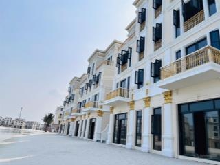 Biệt thự hoàng gia giá 12,5 tỷ 4 tầng 188,1m2 bơi miễn phí bể bơi pha lê đẹp miền bắc