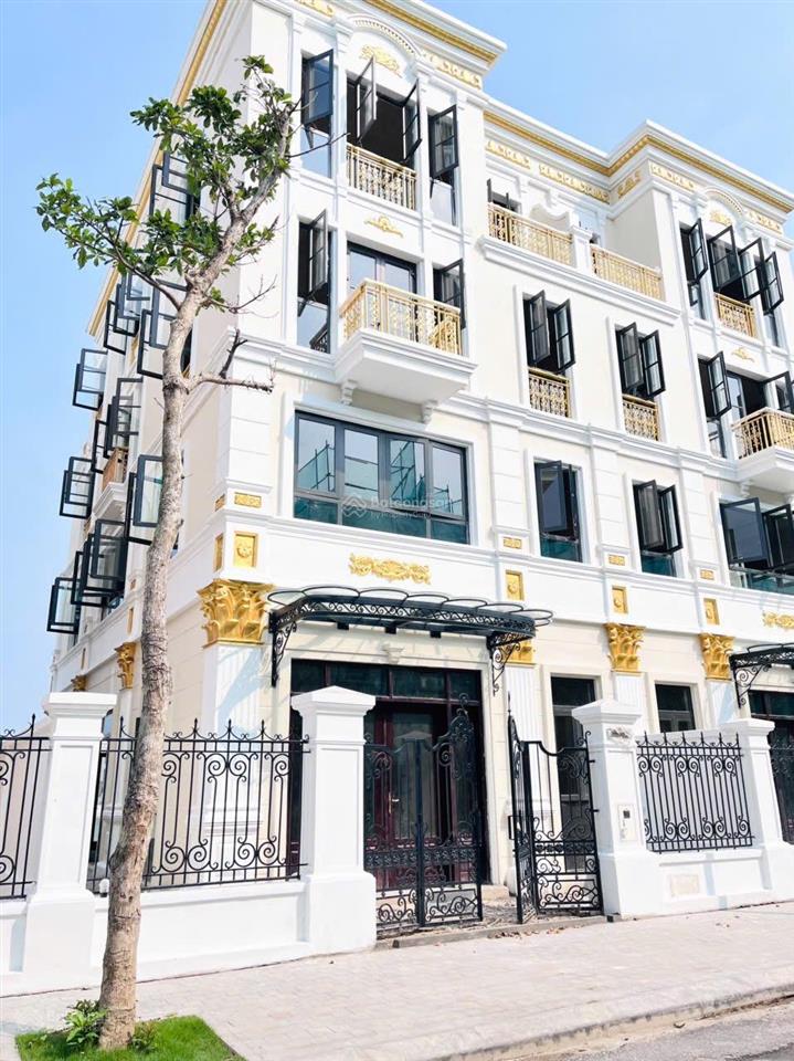 Biệt thự hoàng gia giá 12,5 tỷ 4 tầng 188,1m2 bơi miễn phí bể bơi pha lê đẹp miền bắc