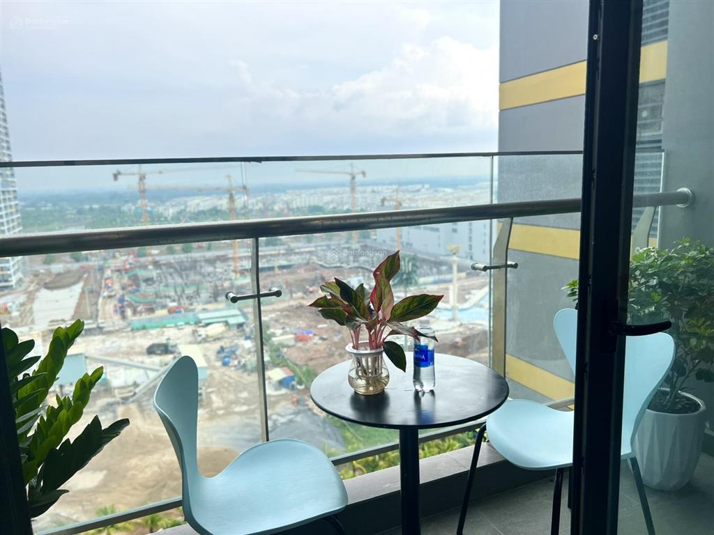 Cần bán gấp căn hộ vinhomes grand park tòa bs12