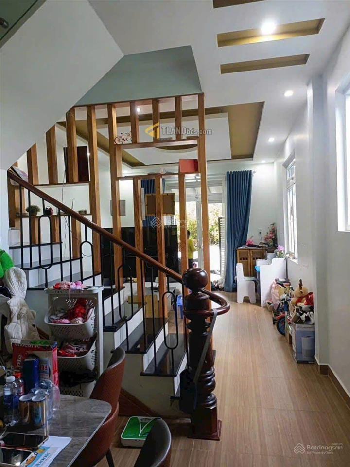 Bán nhà trần quang khải p8 đà lạt 3 tầng 4pn, ô tô đậu sân giá 5,5 tỷ