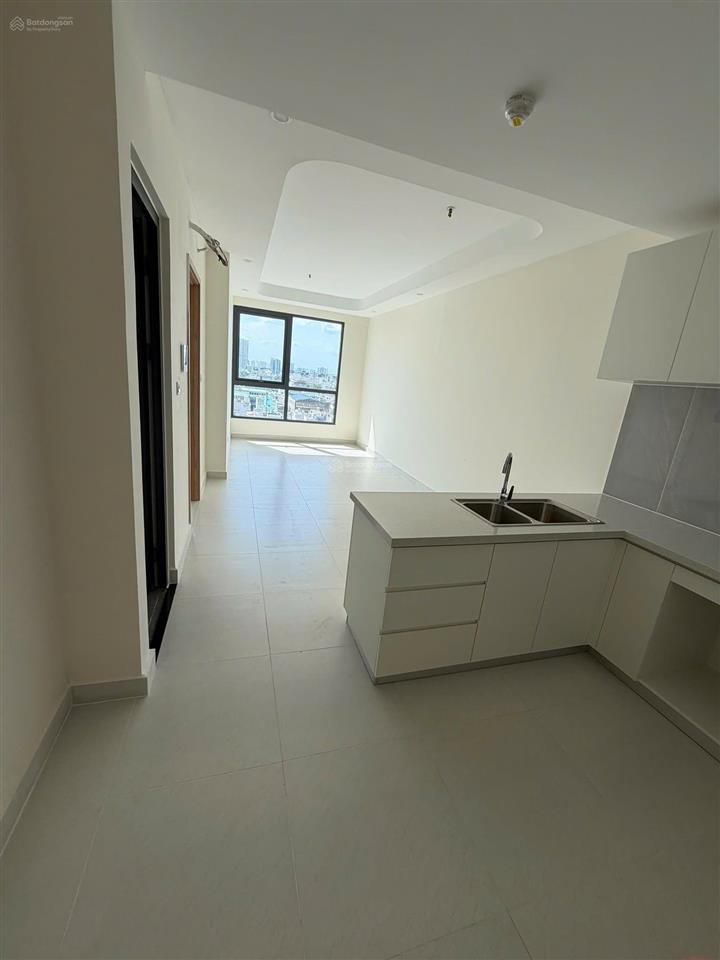 Căn góc 2pn aurora view landmark 81, bitexco chỉ 12tr/tháng ntcb bếp rèm máy lạnh