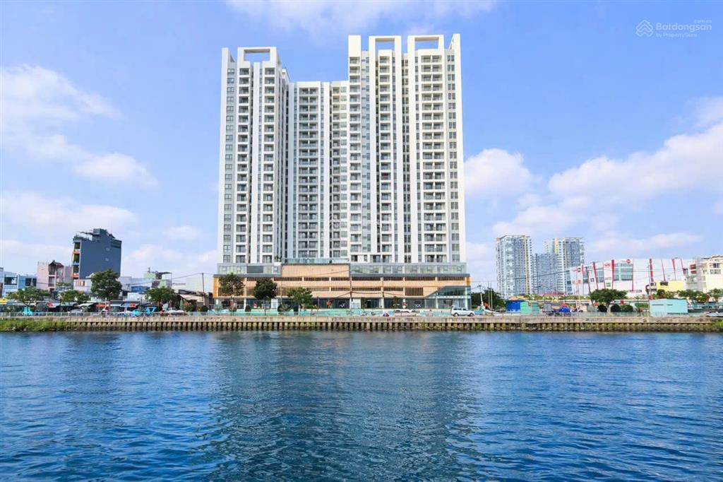 Căn góc 2pn aurora view landmark 81, bitexco chỉ 12tr/tháng ntcb bếp rèm máy lạnh