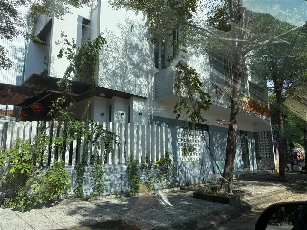 Bán nhà 3 tầng, lô góc, mặt tiền 7,5m gần đại học sư phạm đà nẵng