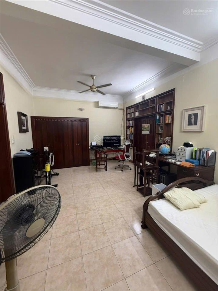Bán đất cầu giấy, tặng nhà 3 tầng, dt 150m2 mặt tiền đẹp 11m, chia 2 căn hoặc đầu tư xây tòa