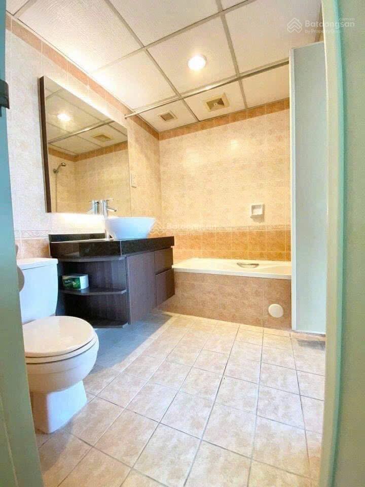 Cho thuê căn hộ tại 117 xuân thủy, cầu giấy ô tô đỗ cửa