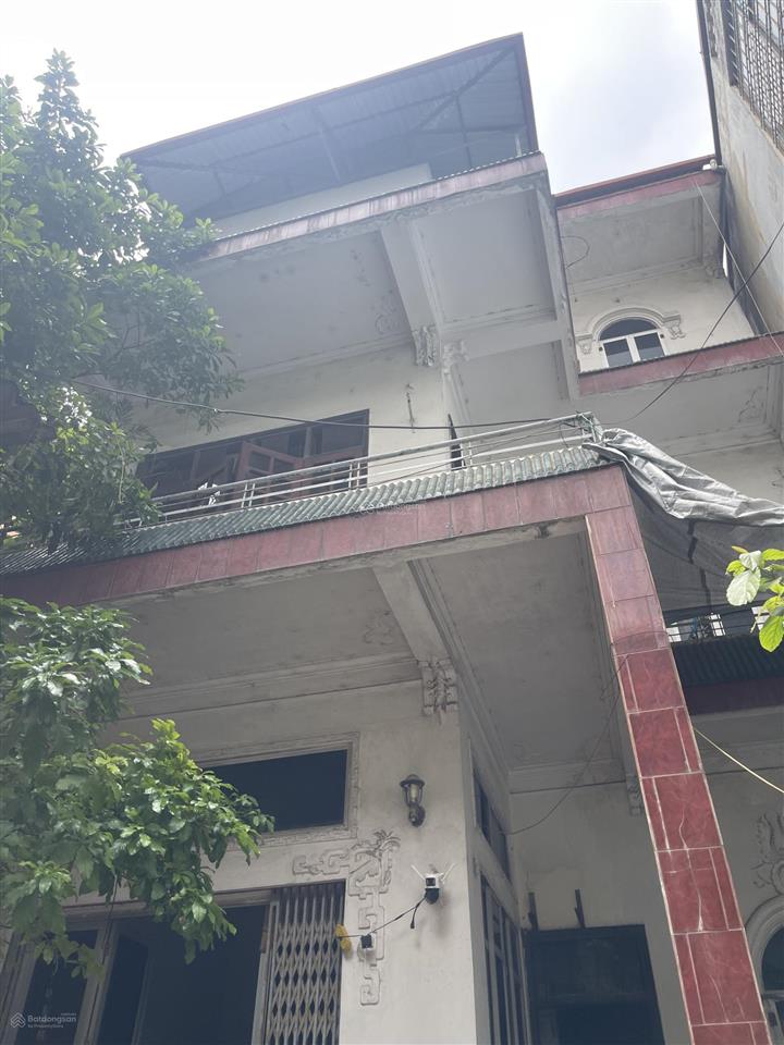 Bán nhà 3 tầng cũ 125m2 xác định bán đất tặng nhà giá đầu tư, bán nhanh, pháp lý chuẩn