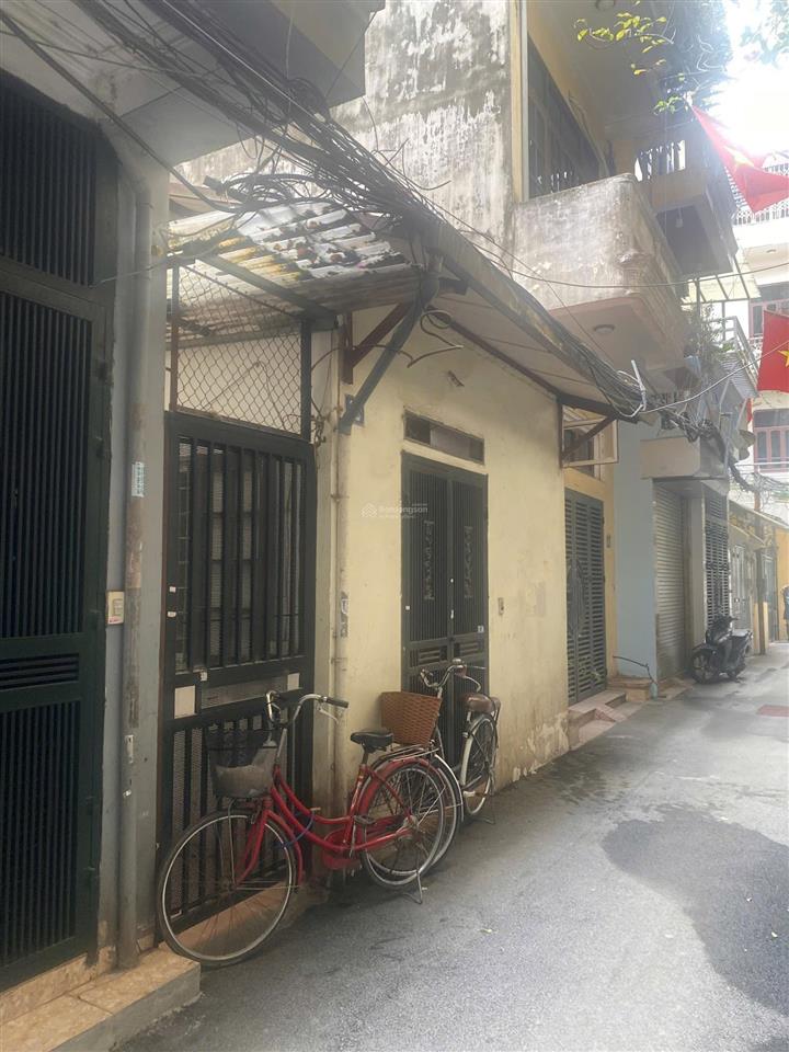 Bán nhà c4 diện tích 143m2 tại quan hoa, cầu giấy, ngay nguyễn khánh toàn đi vào