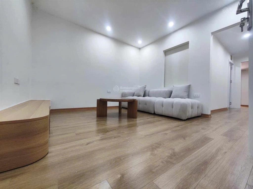 Bán nhà tập thể tầng 2 chính chủ tại thành công