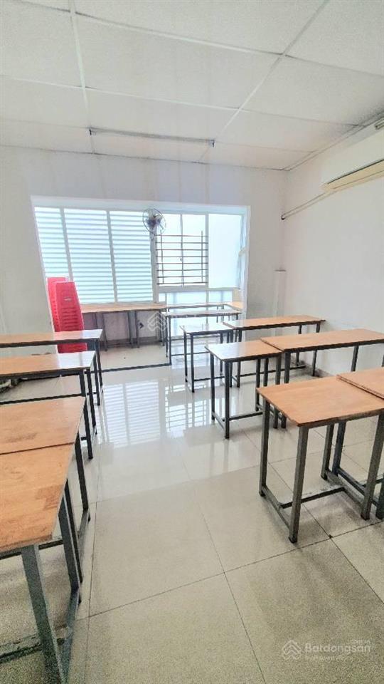 Bán nhà 2 mặt hẻm xe tải  vườn lài  4x18  cách mt chỉ 30m  5 tầng  nhà phong thuỷ rất đẹp