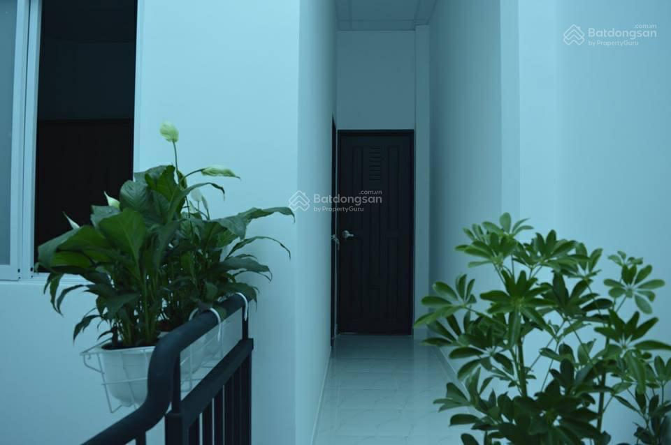 Bán nhà  chdv  4x23  thu nhập 20tr/th  chỉ 8.9tỷ  thoại ngọc hầu gần luỹ bán bích 