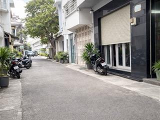 Bán nhà  chdv  4x23  thu nhập 20tr/th  chỉ 8.9tỷ  thoại ngọc hầu gần luỹ bán bích 