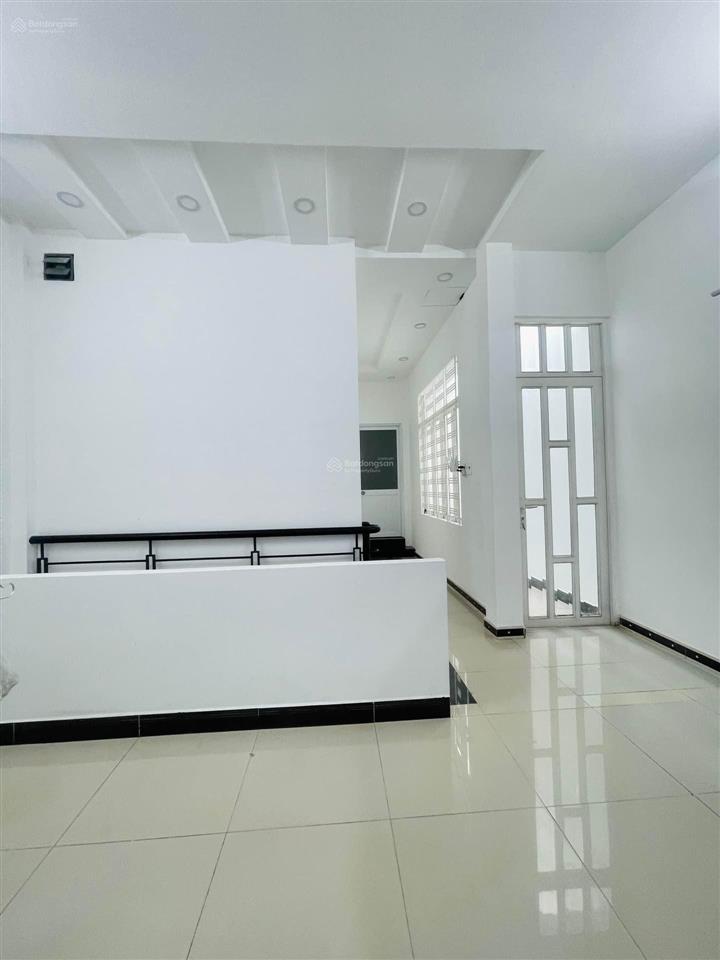 Mặt tiền / bình tân  5.2 x 14.5  chỉ 7.5tỷ  đường 10m  kd đa ngành nghề  2 tầng  3pn