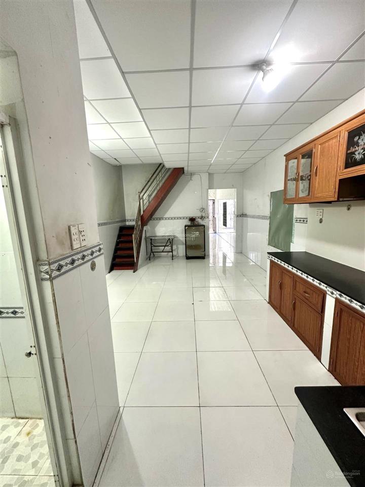 Ngay chợ tân hương chỉ 80 triệu/m2  4.4 x 16  chỉ 5.3tỷ  vuông vức  có thêm 20m2 sân để xe