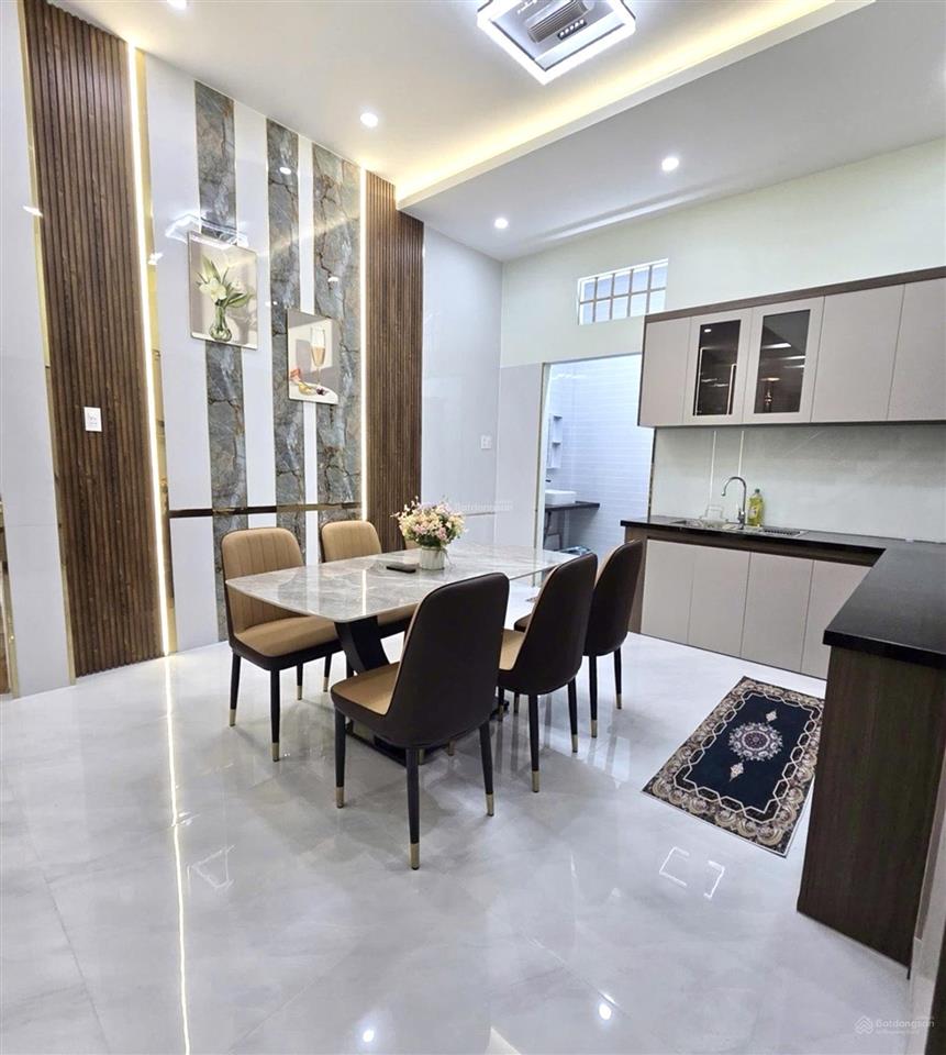 Tân phú, chợ tân hương  4 x 18m  hẻm xh  3 phòng ngủ  2 tầng  đi bộ ra chợ  gần nhà thờ