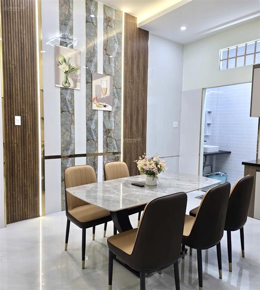 Tân phú, chợ tân hương  4 x 18m  hẻm xh  3 phòng ngủ  2 tầng  đi bộ ra chợ  gần nhà thờ