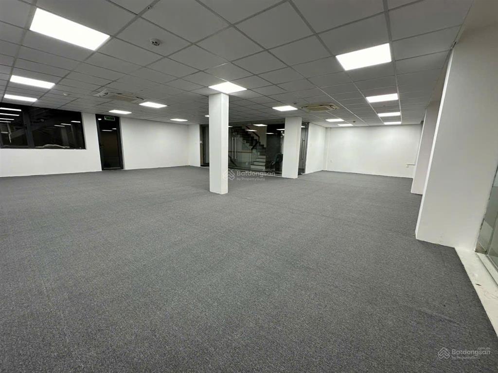 Cho thuê văn phòng đường nguyễn thượng hiền phường 5 quận phú nhuận 120m2 25tr/tháng free xe máy