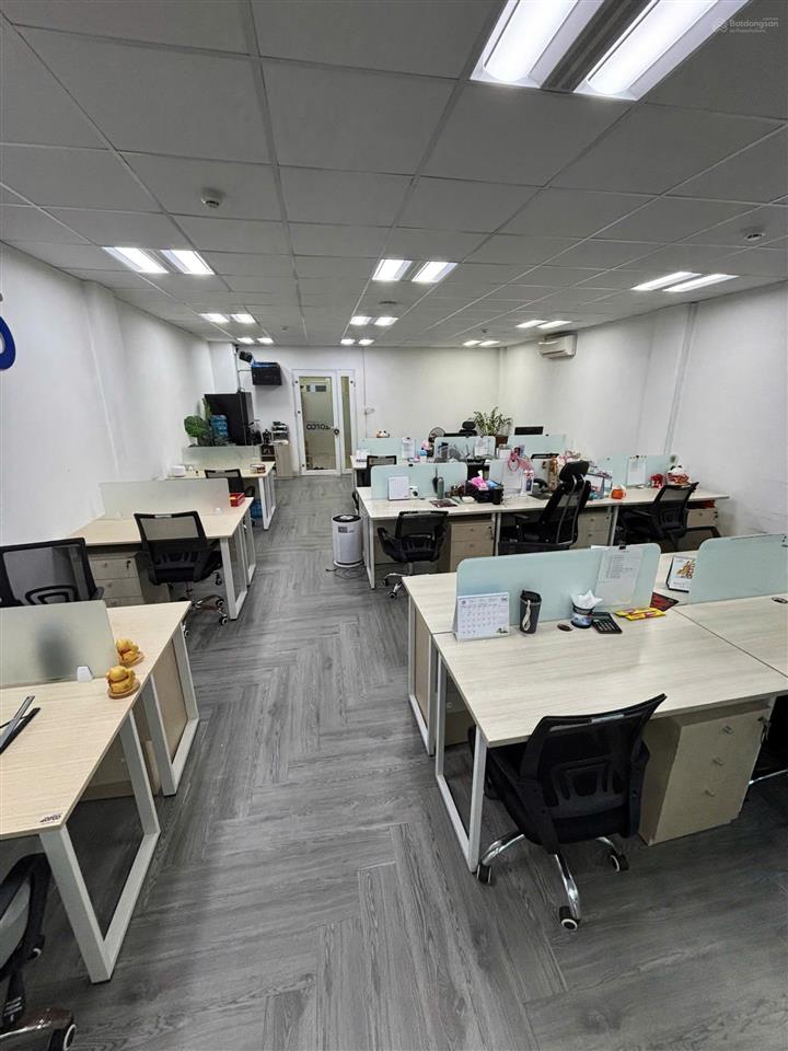 Cho thuê văn phòng đường tân cảng phường thạnh mỹ tây tphcm dt 100m2 giá 19 tr/th full nội thất