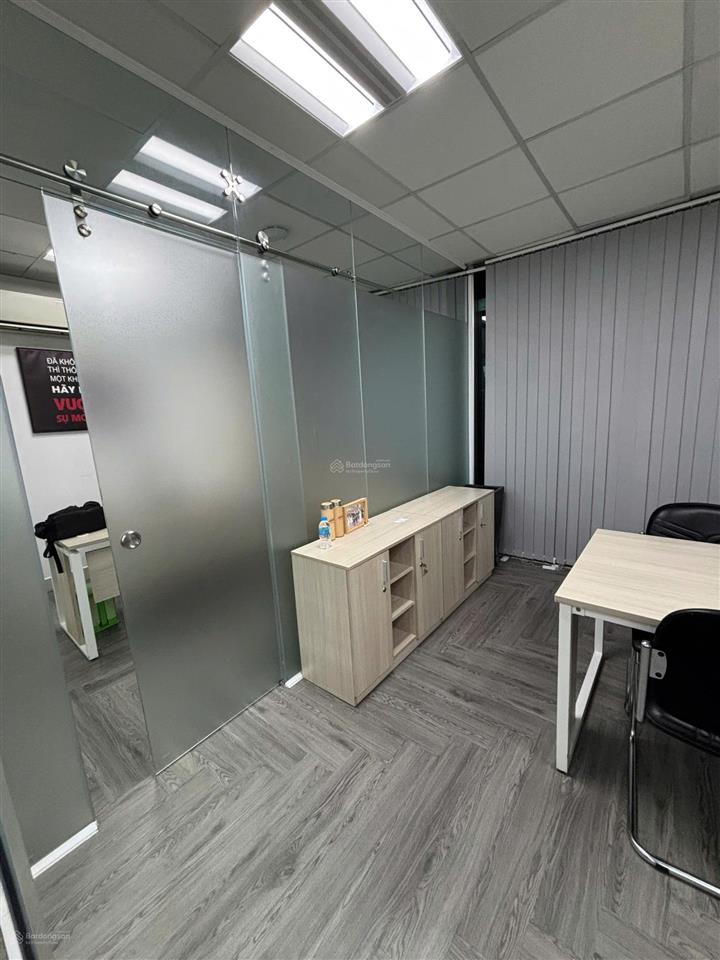 Cho thuê văn phòng đường tân cảng phường thạnh mỹ tây tphcm dt 100m2 giá 19 tr/th full nội thất