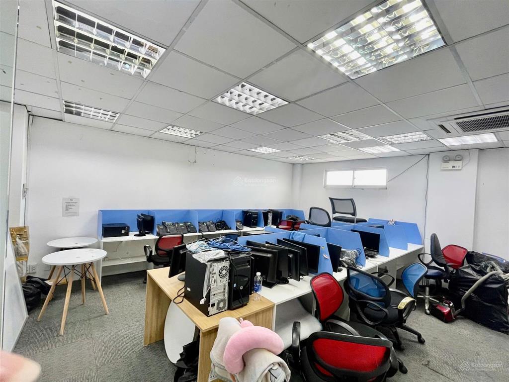 Cho thuê văn phòng rẻ, đẹp full nội thất 250m2, giá 50 triệu vnd tại út tịch, p4, tân bình, tp. hcm