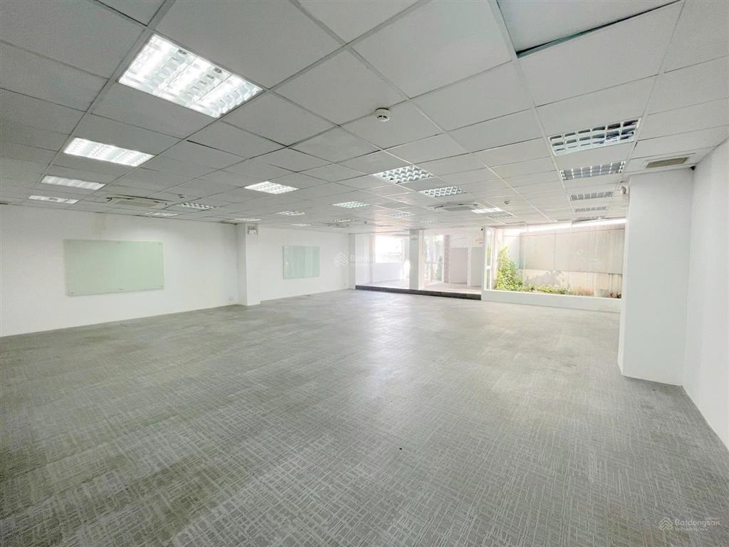 Cho thuê văn phòng rẻ, đẹp full nội thất 250m2, giá 50 triệu vnd tại út tịch, p4, tân bình, tp. hcm