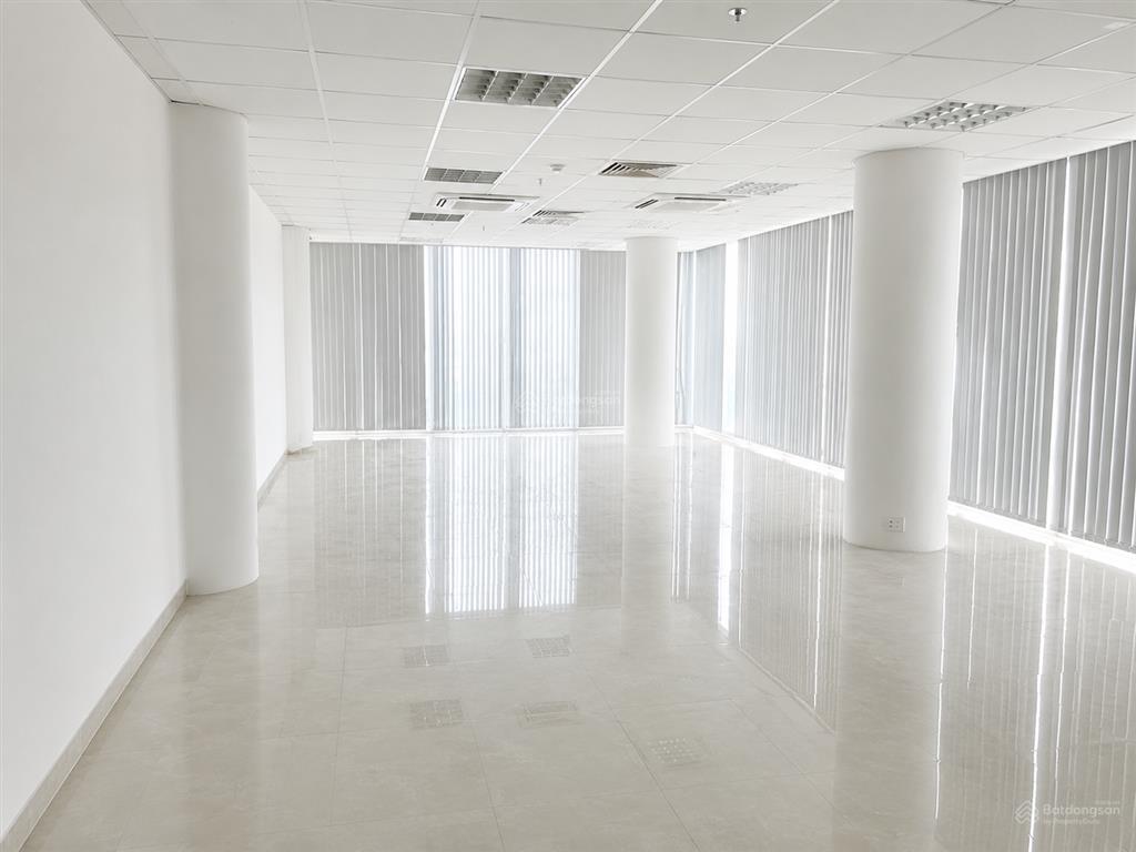 Cho thuê văn phòng view đẹp tại ung văn khiêm, 80m2, 18 triệu vnd, nhiều tiện ích